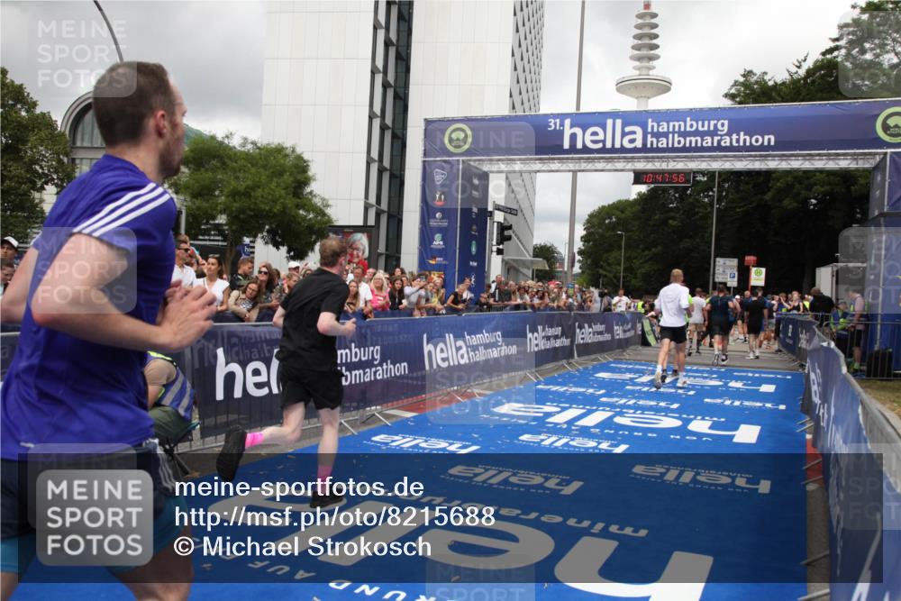 29.06.2025 - hella hamburg halbmarathon Michael Strokosch http://msf.ph/oto/8215688 29.06.2025 10:47:55 Ziel 2340, 5915, 6836, 8564, 11961, 12679, 14383, 14730, 17451, 18356, 18836 meine-sportfotos.de