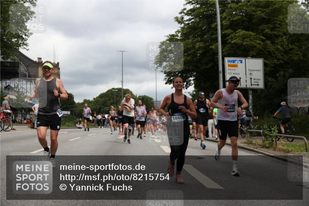 29.06.2025 - hella hamburg halbmarathon Yannick Fuchs http://msf.ph/oto/8215754 29.06.2025 10:45:37 20KM 1335, 2364, 2396, 2636, 2670, 2718, 2818, 2823, 2946, 4033, 4297, 4404, 4839, 4967, 5087, 5102, 5820, 6776, 7224, 7786, 7943, 8413, 8856, 8930, 9074, 9214, 9476, 9656, 9739, 9793, 9869, 9959, 10667, 10691, 10868, 11124, 11625, 11791, 12224, 12450, 13403, 13707, 13726, 13799, 14012, 14248, 14458, 14865, 14994, 15426, 15496, 15643, 15899, 16666, 17033, 17131, 17530, 17682, 17815, 17962, 17978, 18019, 18820, 18869, 19020, 19053 meine-sportfotos.de
