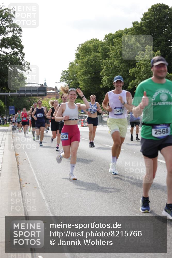 29.06.2025 - hella hamburg halbmarathon Jannik Wohlers http://msf.ph/oto/8215766 29.06.2025 09:49:55 Lombardsbrücke 1675, 1688, 1803, 2568, 2826, 3332, 4398, 4823, 5409, 5436, 5791, 5803, 6649, 6704, 7774, 8450, 9017, 9302, 9365, 9711, 10218, 10894, 11619, 11767, 12292, 12335, 12540, 12554, 12895, 13725, 14691, 14992, 15225, 15257, 15336, 15435, 15493, 15521, 16648, 16697, 17425, 17620, 17632, 17973, 18154, 18275, 18276, 19116, 19229 meine-sportfotos.de