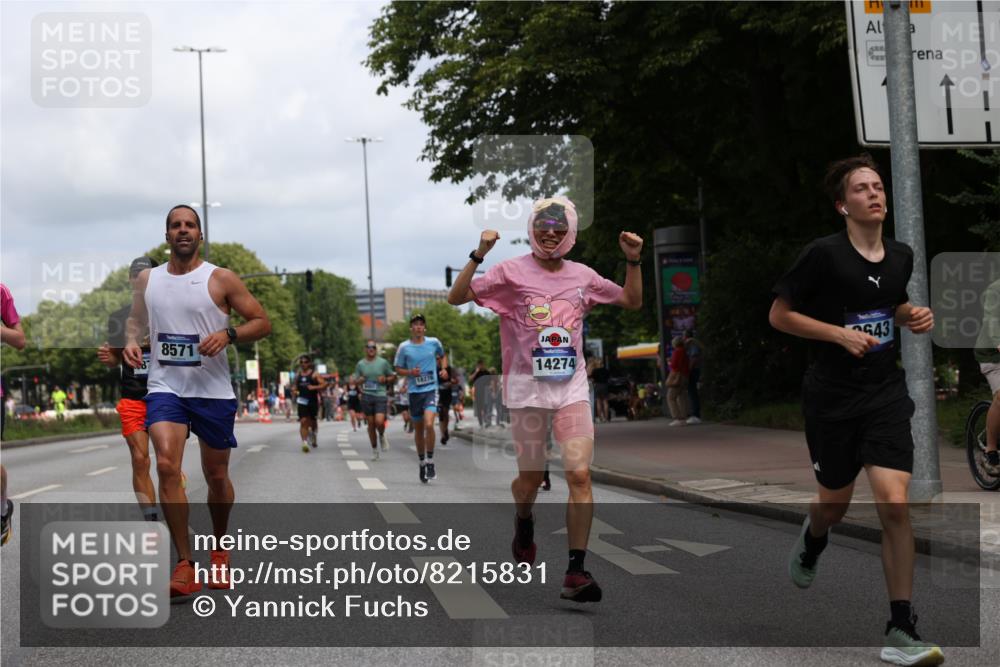 29.06.2025 - hella hamburg halbmarathon Yannick Fuchs http://msf.ph/oto/8215831 29.06.2025 10:32:48 20KM 1042, 1615, 1688, 1710, 2296, 2745, 3530, 7152, 7154, 7229, 7743, 8002, 8571, 9171, 9643, 10793, 11049, 11952, 14274, 14688, 14992, 15303, 15382, 16075, 16698, 17623, 18276, 18529, 18584, 18723 meine-sportfotos.de