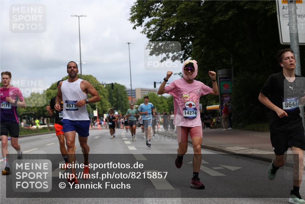 29.06.2025 - hella hamburg halbmarathon Yannick Fuchs http://msf.ph/oto/8215857 29.06.2025 10:32:48 20KM 1042, 1615, 1688, 1710, 2296, 2745, 3530, 7152, 7154, 7229, 7743, 8002, 8571, 9171, 9643, 10793, 11049, 11952, 14274, 14688, 14992, 15303, 15382, 16075, 16698, 17623, 18276, 18529, 18584, 18723 meine-sportfotos.de
