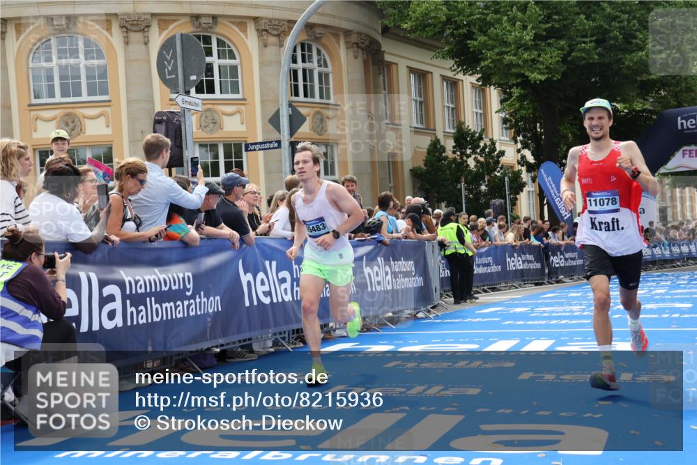 29.06.2025 - hella hamburg halbmarathon Strokosch-Dieckow http://msf.ph/oto/8215936 29.06.2025 10:25:07 Ziel 2483, 8376, 11078, 11994, 13913, 14113, 15483 meine-sportfotos.de