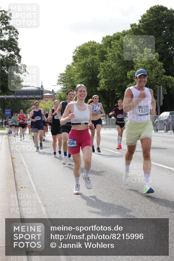 29.06.2025 - hella hamburg halbmarathon Jannik Wohlers http://msf.ph/oto/8215996 29.06.2025 09:49:56 Lombardsbrücke 1675, 1688, 1803, 2568, 2826, 3332, 4398, 4823, 5409, 5436, 5791, 5803, 6458, 6649, 6704, 7774, 8450, 9017, 9116, 9302, 9365, 9711, 10218, 10894, 11379, 11619, 11767, 12292, 12335, 12540, 12554, 12895, 13725, 14691, 14992, 15225, 15257, 15336, 15435, 15493, 15521, 16648, 16697, 16992, 17425, 17620, 17632, 18154, 18275, 18276, 19116, 19229 meine-sportfotos.de