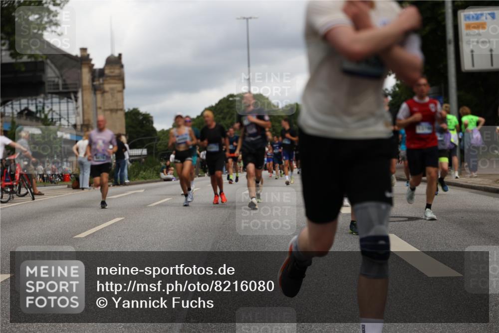 29.06.2025 - hella hamburg halbmarathon Yannick Fuchs http://msf.ph/oto/8216080 29.06.2025 10:45:40 20KM 1335, 2364, 2396, 2636, 2670, 2718, 2818, 2823, 2946, 4033, 4297, 4404, 4814, 4839, 4967, 5008, 5087, 5102, 5820, 6286, 6657, 6776, 7224, 7786, 8371, 8413, 8710, 8856, 8930, 9074, 9214, 9476, 9656, 9739, 9793, 9869, 9959, 10667, 10868, 11124, 11625, 11791, 12224, 12450, 13015, 13403, 13707, 13726, 13792, 13799, 14012, 14248, 14865, 14994, 15426, 15496, 15643, 15899, 16666, 17033, 17131, 17530, 17682, 17815, 17962, 17978, 18019, 18475, 18820, 18869, 19020, 19053 meine-sportfotos.de