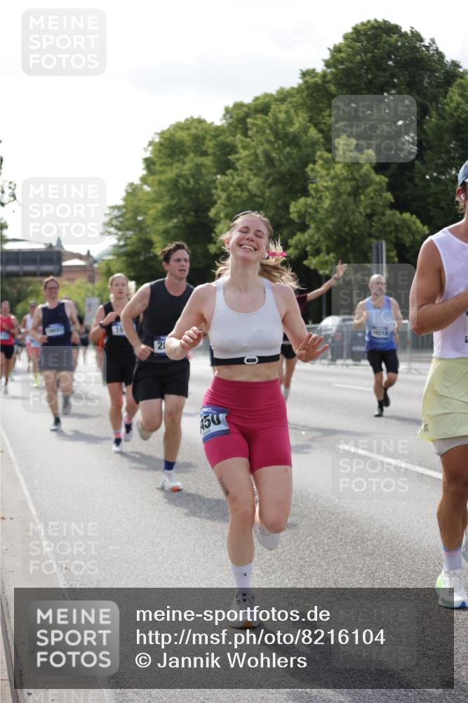 29.06.2025 - hella hamburg halbmarathon Jannik Wohlers http://msf.ph/oto/8216104 29.06.2025 09:49:56 Lombardsbrücke 1675, 1688, 1803, 2568, 2826, 3332, 4398, 4823, 5409, 5436, 5791, 5803, 6458, 6649, 6704, 7774, 8450, 9017, 9116, 9302, 9365, 9711, 10218, 10894, 11379, 11619, 11767, 12292, 12335, 12540, 12554, 12895, 13725, 14691, 14992, 15225, 15257, 15336, 15435, 15493, 15521, 16648, 16697, 16992, 17425, 17620, 17632, 18154, 18275, 18276, 19116, 19229 meine-sportfotos.de