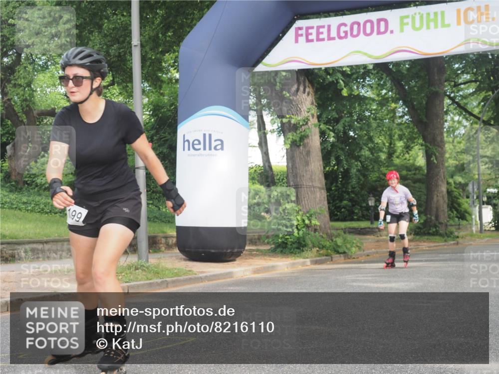 29.06.2025 - hella hamburg halbmarathon KatJ http://msf.ph/oto/8216110 29.06.2025 09:36:01 Zwischen KM18-KM19  meine-sportfotos.de