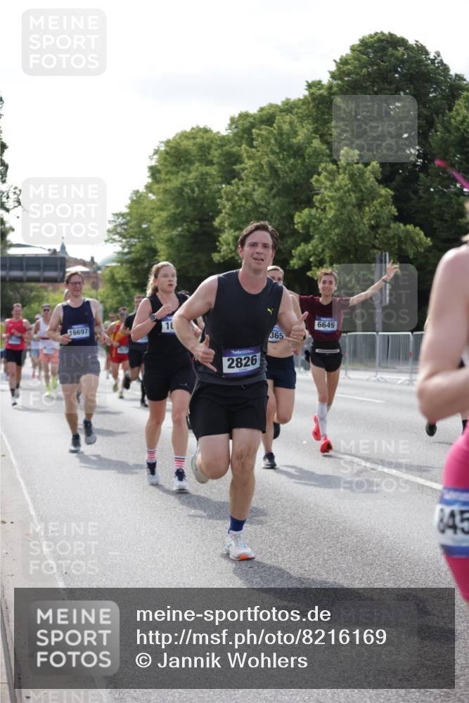 29.06.2025 - hella hamburg halbmarathon Jannik Wohlers http://msf.ph/oto/8216169 29.06.2025 09:49:57 Lombardsbrücke 1675, 1688, 1803, 1882, 2568, 2826, 3332, 4398, 4823, 5409, 5436, 5745, 5791, 5803, 6458, 6529, 6649, 6704, 7774, 8450, 9017, 9116, 9302, 9365, 9711, 10218, 11379, 11491, 11619, 11767, 12292, 12335, 12540, 12554, 12895, 13725, 14992, 15225, 15257, 15336, 15435, 15493, 15521, 16648, 16697, 16992, 17425, 17620, 17632, 18154, 18275, 18276, 19116, 19229 meine-sportfotos.de