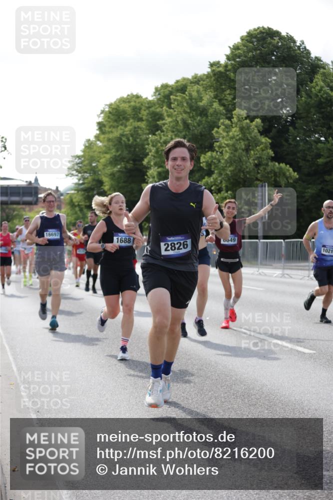 29.06.2025 - hella hamburg halbmarathon Jannik Wohlers http://msf.ph/oto/8216200 29.06.2025 09:49:57 Lombardsbrücke 1675, 1688, 1803, 1882, 2568, 2826, 3332, 4398, 4823, 5409, 5436, 5745, 5791, 5803, 6458, 6529, 6649, 6704, 7774, 8450, 9017, 9116, 9302, 9365, 9711, 10218, 11379, 11491, 11619, 11767, 12292, 12335, 12540, 12554, 12895, 13725, 14992, 15225, 15257, 15336, 15435, 15493, 15521, 16648, 16697, 16992, 17425, 17620, 17632, 18154, 18275, 18276, 19116, 19229 meine-sportfotos.de