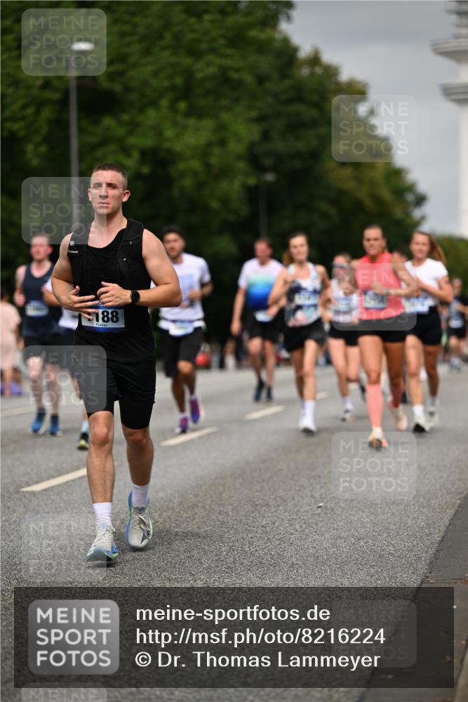 29.06.2025 - hella hamburg halbmarathon Dr. Thomas Lammeyer http://msf.ph/oto/8216224 29.06.2025 10:12:47 Kennedybrücke 1147, 1188, 2427, 2978, 4859, 5100, 5885, 6590, 6674, 6918, 7198, 7348, 7453, 9457, 9616, 9718, 9823, 9951, 9958, 9966, 10092, 10609, 10857 meine-sportfotos.de
