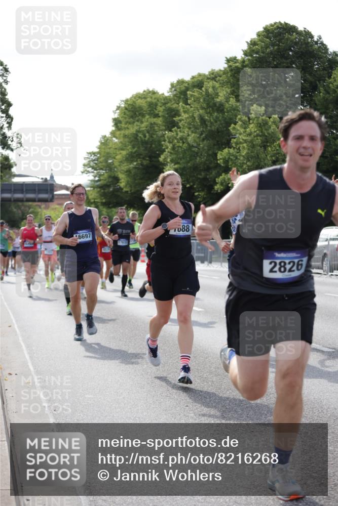 29.06.2025 - hella hamburg halbmarathon Jannik Wohlers http://msf.ph/oto/8216268 29.06.2025 09:49:58 Lombardsbrücke 1688, 1803, 1882, 2568, 2675, 2719, 2826, 3332, 4398, 4823, 5436, 5745, 5791, 5803, 6458, 6529, 6649, 6704, 7774, 8450, 9017, 9116, 9302, 9365, 10218, 11379, 11491, 11619, 11767, 12292, 12335, 12540, 12554, 12895, 13725, 14798, 14992, 15225, 15257, 15336, 15435, 15493, 15521, 16648, 16697, 16992, 17425, 17620, 17632, 18154, 18275, 19116, 19229 meine-sportfotos.de