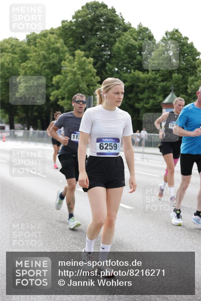 29.06.2025 - hella hamburg halbmarathon Jannik Wohlers http://msf.ph/oto/8216271 29.06.2025 10:27:01 Lombardsbrücke 2775, 4372, 5285, 5825, 6259, 7944, 10158, 11256, 11766, 12500, 15641, 17791, 18097, 18766 meine-sportfotos.de