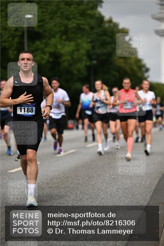 29.06.2025 - hella hamburg halbmarathon Dr. Thomas Lammeyer http://msf.ph/oto/8216306 29.06.2025 10:12:47 Kennedybrücke 1147, 1188, 2427, 2978, 4859, 5100, 5885, 6590, 6674, 6918, 7198, 7348, 7453, 9457, 9616, 9718, 9823, 9951, 9958, 9966, 10092, 10609, 10857 meine-sportfotos.de