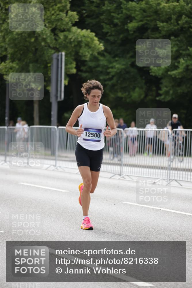29.06.2025 - hella hamburg halbmarathon Jannik Wohlers http://msf.ph/oto/8216338 29.06.2025 10:27:02 Lombardsbrücke 2775, 4372, 5285, 5825, 7944, 10158, 11256, 11766, 12500, 15641, 17791, 18012, 18097, 18766 meine-sportfotos.de