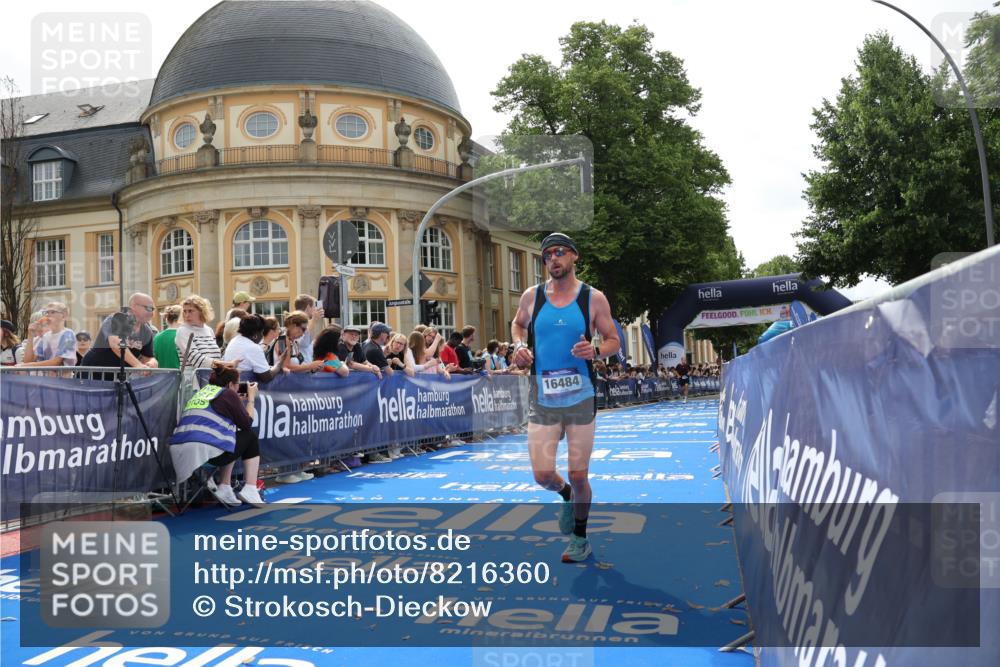 29.06.2025 - hella hamburg halbmarathon Strokosch-Dieckow http://msf.ph/oto/8216360 29.06.2025 10:25:19 Ziel 11994, 12067, 14113, 16484 meine-sportfotos.de