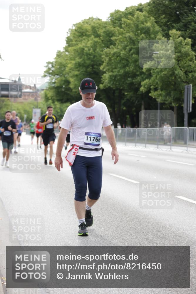 29.06.2025 - hella hamburg halbmarathon Jannik Wohlers http://msf.ph/oto/8216450 29.06.2025 10:27:04 Lombardsbrücke 4372, 5285, 5825, 7944, 10158, 11256, 11766, 12500, 17427, 17791, 18012, 18097, 18766 meine-sportfotos.de