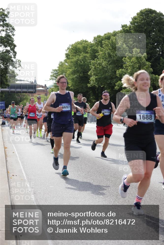 29.06.2025 - hella hamburg halbmarathon Jannik Wohlers http://msf.ph/oto/8216472 29.06.2025 09:49:59 Lombardsbrücke 1688, 1803, 1882, 2568, 2675, 2719, 2826, 3332, 4398, 4823, 5436, 5745, 5791, 5803, 6458, 6529, 6649, 6704, 7774, 8450, 9017, 9116, 9302, 9365, 10218, 11379, 11491, 11619, 11767, 12292, 12335, 12540, 12895, 13725, 14798, 14992, 15225, 15257, 15336, 15435, 15493, 16648, 16697, 16820, 16992, 17425, 17620, 17632, 18154, 18275, 19116, 19229 meine-sportfotos.de