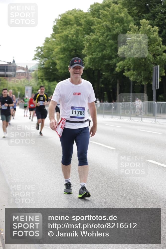 29.06.2025 - hella hamburg halbmarathon Jannik Wohlers http://msf.ph/oto/8216512 29.06.2025 10:27:04 Lombardsbrücke 4372, 5285, 5825, 7944, 10158, 11256, 11766, 12500, 17427, 17791, 18012, 18097, 18766 meine-sportfotos.de