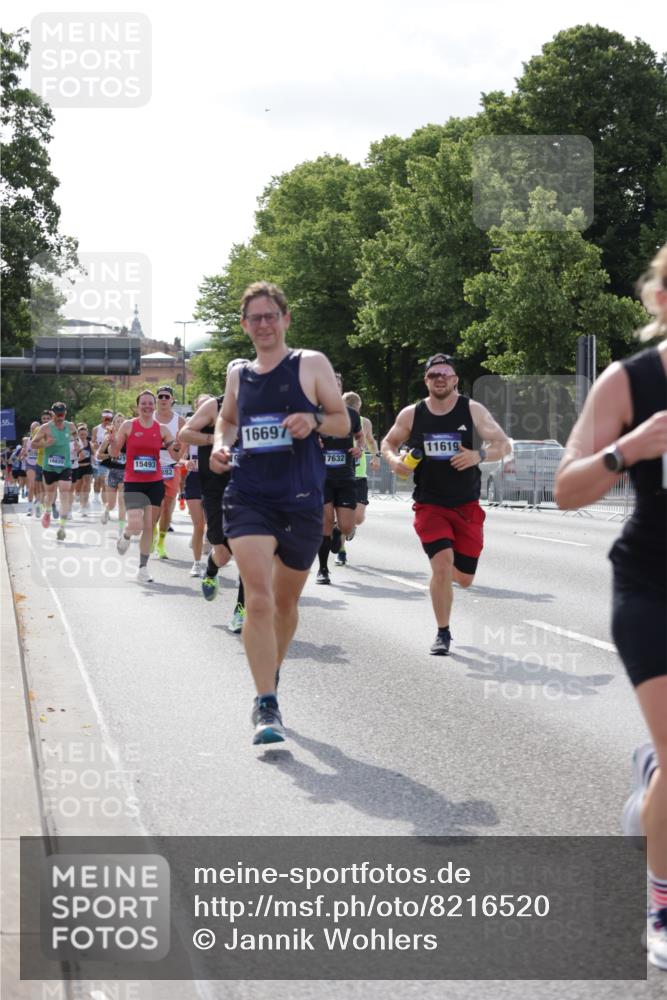 29.06.2025 - hella hamburg halbmarathon Jannik Wohlers http://msf.ph/oto/8216520 29.06.2025 09:49:59 Lombardsbrücke 1688, 1803, 1882, 2568, 2675, 2719, 2826, 3332, 4398, 4823, 5436, 5745, 5791, 5803, 6458, 6529, 6649, 6704, 7774, 8450, 9017, 9116, 9302, 9365, 10218, 11379, 11491, 11619, 11767, 12292, 12335, 12540, 12895, 13725, 14798, 14992, 15225, 15257, 15336, 15435, 15493, 16648, 16697, 16820, 16992, 17425, 17620, 17632, 18154, 18275, 19116, 19229 meine-sportfotos.de