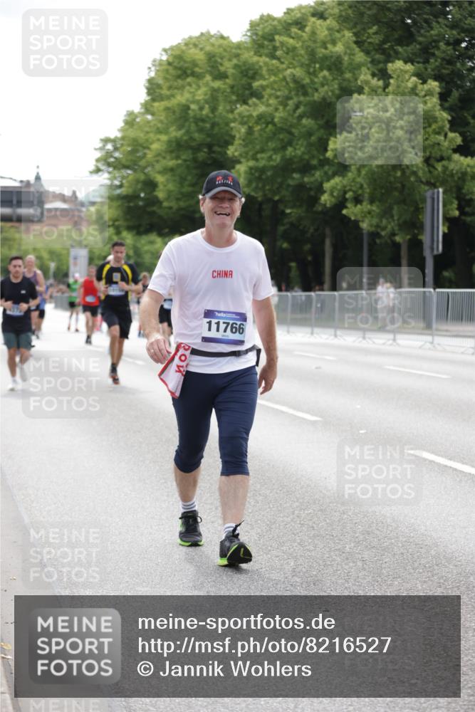 29.06.2025 - hella hamburg halbmarathon Jannik Wohlers http://msf.ph/oto/8216527 29.06.2025 10:27:04 Lombardsbrücke 4372, 5285, 5825, 7944, 10158, 11256, 11766, 12500, 17427, 17791, 18012, 18097, 18766 meine-sportfotos.de