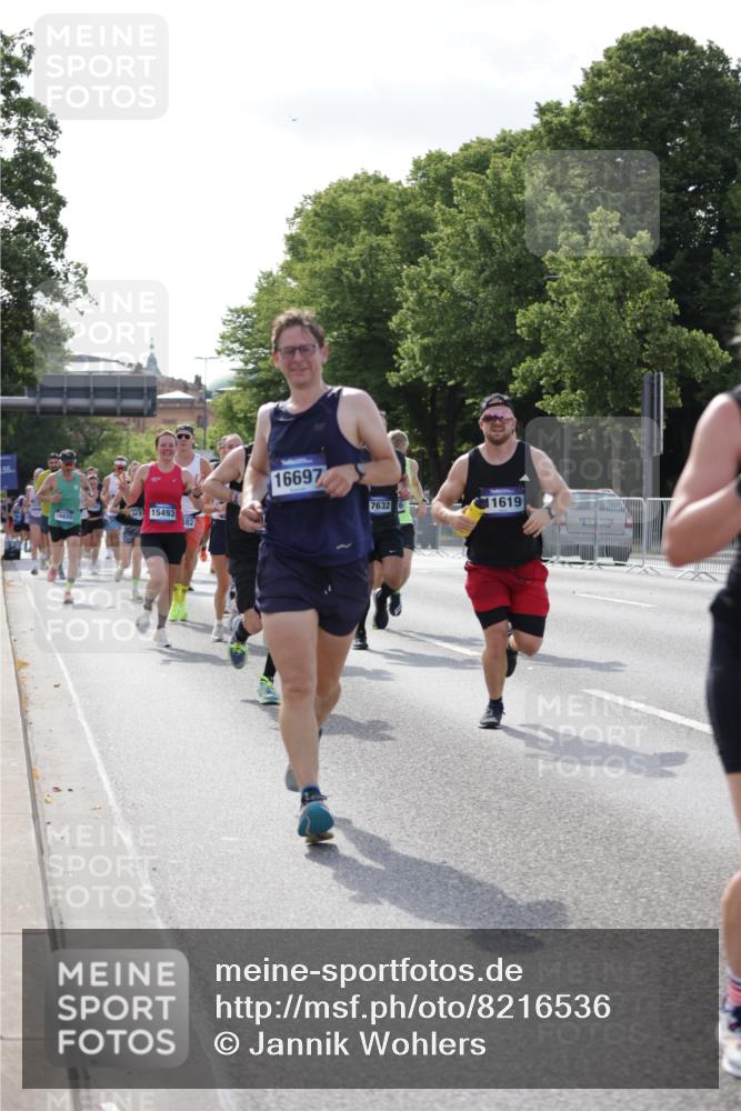 29.06.2025 - hella hamburg halbmarathon Jannik Wohlers http://msf.ph/oto/8216536 29.06.2025 09:49:59 Lombardsbrücke 1688, 1803, 1882, 2568, 2675, 2719, 2826, 3332, 4398, 4823, 5436, 5745, 5791, 5803, 6458, 6529, 6649, 6704, 7774, 8450, 9017, 9116, 9302, 9365, 10218, 11379, 11491, 11619, 11767, 12292, 12335, 12540, 12895, 13725, 14798, 14992, 15225, 15257, 15336, 15435, 15493, 16648, 16697, 16820, 16992, 17425, 17620, 17632, 18154, 18275, 19116, 19229 meine-sportfotos.de