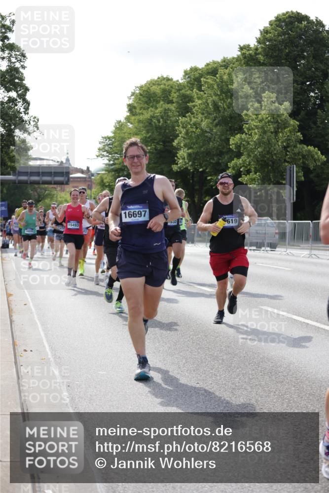 29.06.2025 - hella hamburg halbmarathon Jannik Wohlers http://msf.ph/oto/8216568 29.06.2025 09:49:59 Lombardsbrücke 1688, 1803, 1882, 2568, 2675, 2719, 2826, 3332, 4398, 4823, 5436, 5745, 5791, 5803, 6458, 6529, 6649, 6704, 7774, 8450, 9017, 9116, 9302, 9365, 10218, 11379, 11491, 11619, 11767, 12292, 12335, 12540, 12895, 13725, 14798, 14992, 15225, 15257, 15336, 15435, 15493, 16648, 16697, 16820, 16992, 17425, 17620, 17632, 18154, 18275, 19116, 19229 meine-sportfotos.de