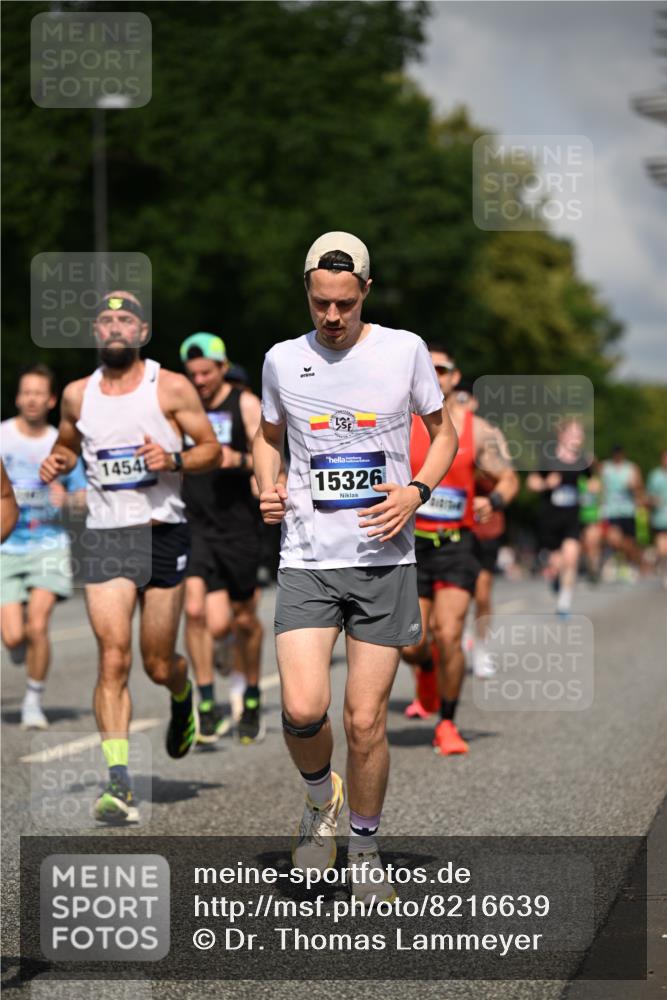 29.06.2025 - hella hamburg halbmarathon Dr. Thomas Lammeyer http://msf.ph/oto/8216639 29.06.2025 09:49:18 Kennedybrücke 57, 1686, 1707, 1894, 2525, 4463, 4812, 5187, 5550, 6169, 6495, 6878, 7055, 7186, 7845, 7880, 7965, 8062, 9345, 10453, 10484, 10876, 11199 meine-sportfotos.de