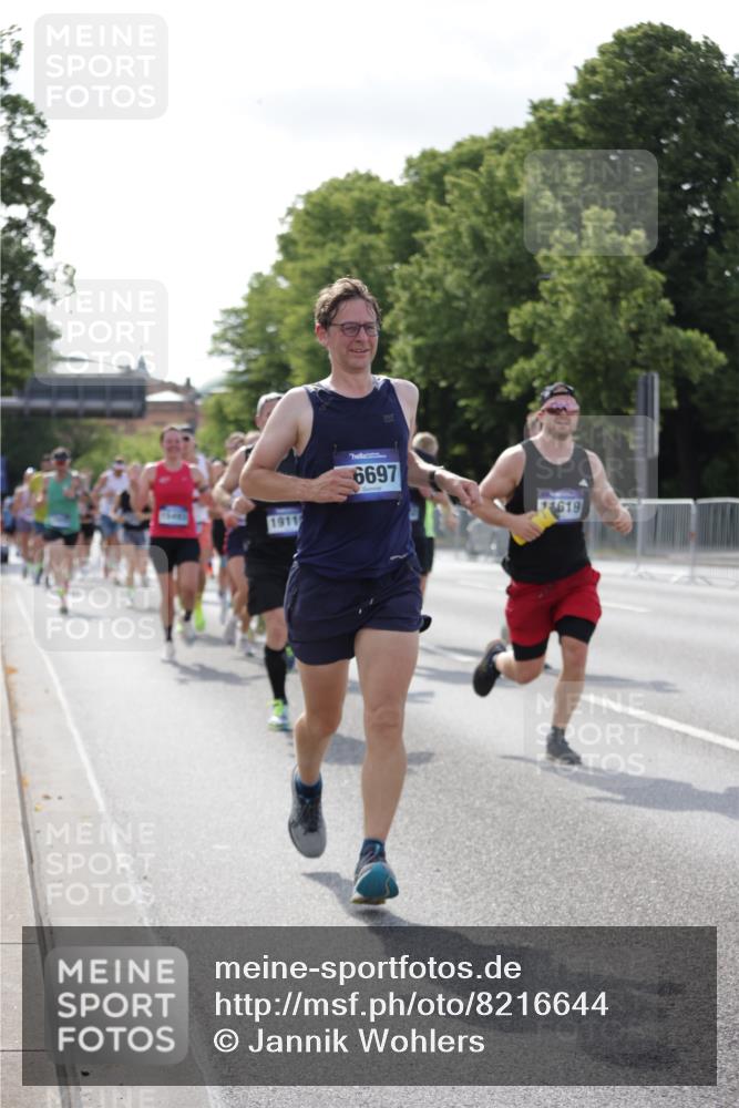 29.06.2025 - hella hamburg halbmarathon Jannik Wohlers http://msf.ph/oto/8216644 29.06.2025 09:49:59 Lombardsbrücke 1688, 1803, 1882, 2568, 2675, 2719, 2826, 3332, 4398, 4823, 5436, 5745, 5791, 5803, 6458, 6529, 6649, 6704, 7774, 8450, 9017, 9116, 9302, 9365, 10218, 11379, 11491, 11619, 11767, 12292, 12335, 12540, 12895, 13725, 14798, 14992, 15225, 15257, 15336, 15435, 15493, 16648, 16697, 16820, 16992, 17425, 17620, 17632, 18154, 18275, 19116, 19229 meine-sportfotos.de