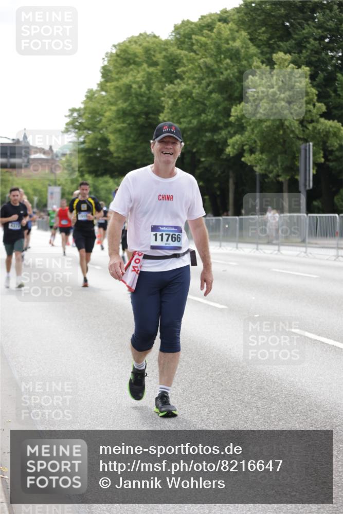 29.06.2025 - hella hamburg halbmarathon Jannik Wohlers http://msf.ph/oto/8216647 29.06.2025 10:27:04 Lombardsbrücke 4372, 5285, 5825, 7944, 10158, 11256, 11766, 12500, 17427, 17791, 18012, 18097, 18766 meine-sportfotos.de