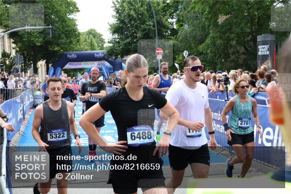 29.06.2025 - hella hamburg halbmarathon Zöllner http://msf.ph/oto/8216659 29.06.2025 11:23:53 Ziel 2478, 2781, 4123, 5171, 5322, 5412, 7978, 8085, 9150, 9964, 10148, 10162, 10613, 11424, 14821, 15324, 15802, 16601, 17341, 17987, 18246, 18362, 18611 meine-sportfotos.de