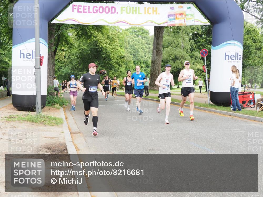 29.06.2025 - hella hamburg halbmarathon MichiJ http://msf.ph/oto/8216681 29.06.2025 10:23:43 Zwischen KM18-KM19 57, 1217, 5048, 6169, 7972, 9519, 11202, 14388, 16712 meine-sportfotos.de