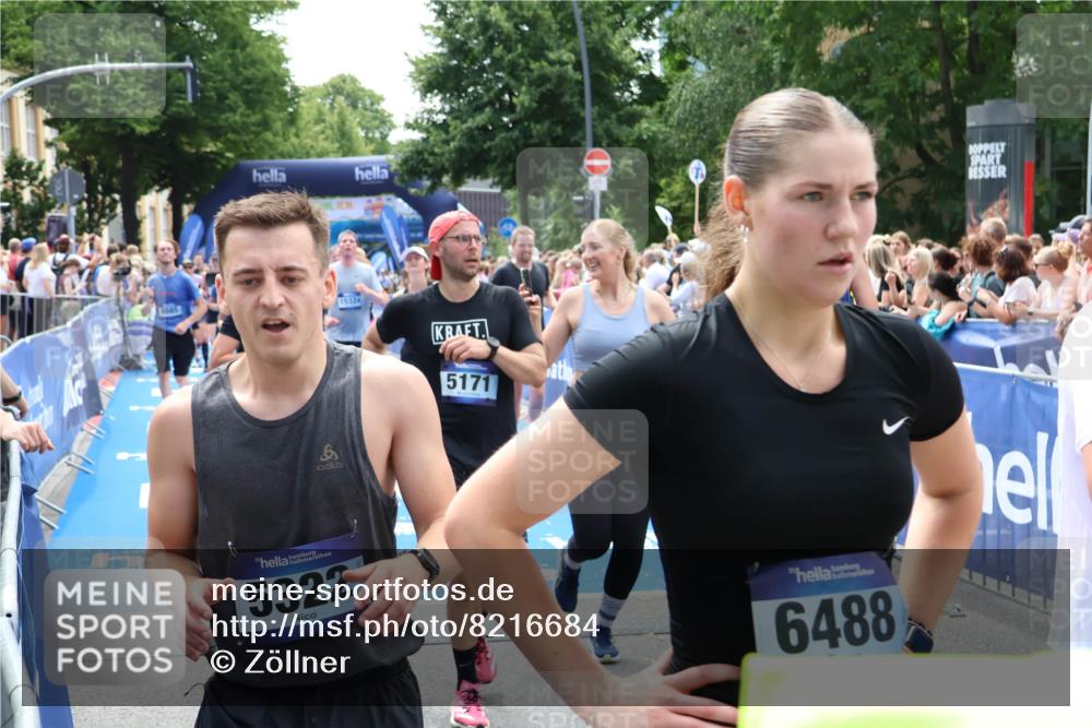 29.06.2025 - hella hamburg halbmarathon Zöllner http://msf.ph/oto/8216684 29.06.2025 11:23:54 Ziel 2478, 4123, 5063, 5079, 5171, 5395, 5412, 7978, 8085, 9150, 9734, 9964, 10148, 10162, 10613, 11424, 14821, 15324, 15802, 16601, 17341, 17987, 18246, 18362, 18611 meine-sportfotos.de