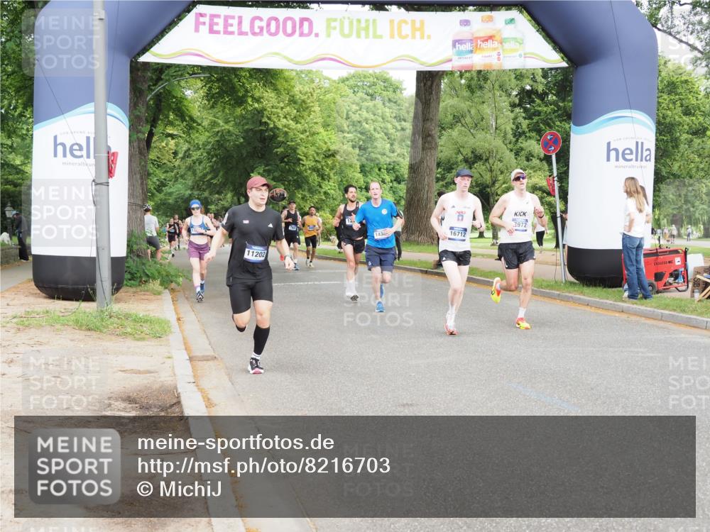 29.06.2025 - hella hamburg halbmarathon MichiJ http://msf.ph/oto/8216703 29.06.2025 10:23:43 Zwischen KM18-KM19 57, 1217, 5048, 6169, 7972, 9519, 11202, 14388, 16712 meine-sportfotos.de
