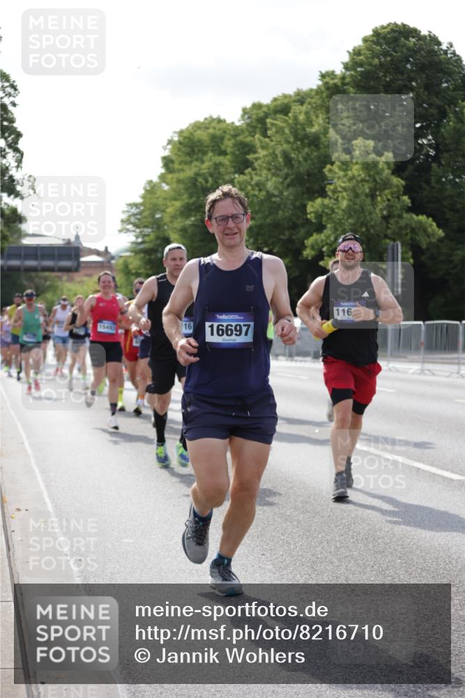 29.06.2025 - hella hamburg halbmarathon Jannik Wohlers http://msf.ph/oto/8216710 29.06.2025 09:49:59 Lombardsbrücke 1688, 1803, 1882, 2568, 2675, 2719, 2826, 3332, 4398, 4823, 5436, 5745, 5791, 5803, 6458, 6529, 6649, 6704, 7774, 8450, 9017, 9116, 9302, 9365, 10218, 11379, 11491, 11619, 11767, 12292, 12335, 12540, 12895, 13725, 14798, 14992, 15225, 15257, 15336, 15435, 15493, 16648, 16697, 16820, 16992, 17425, 17620, 17632, 18154, 18275, 19116, 19229 meine-sportfotos.de