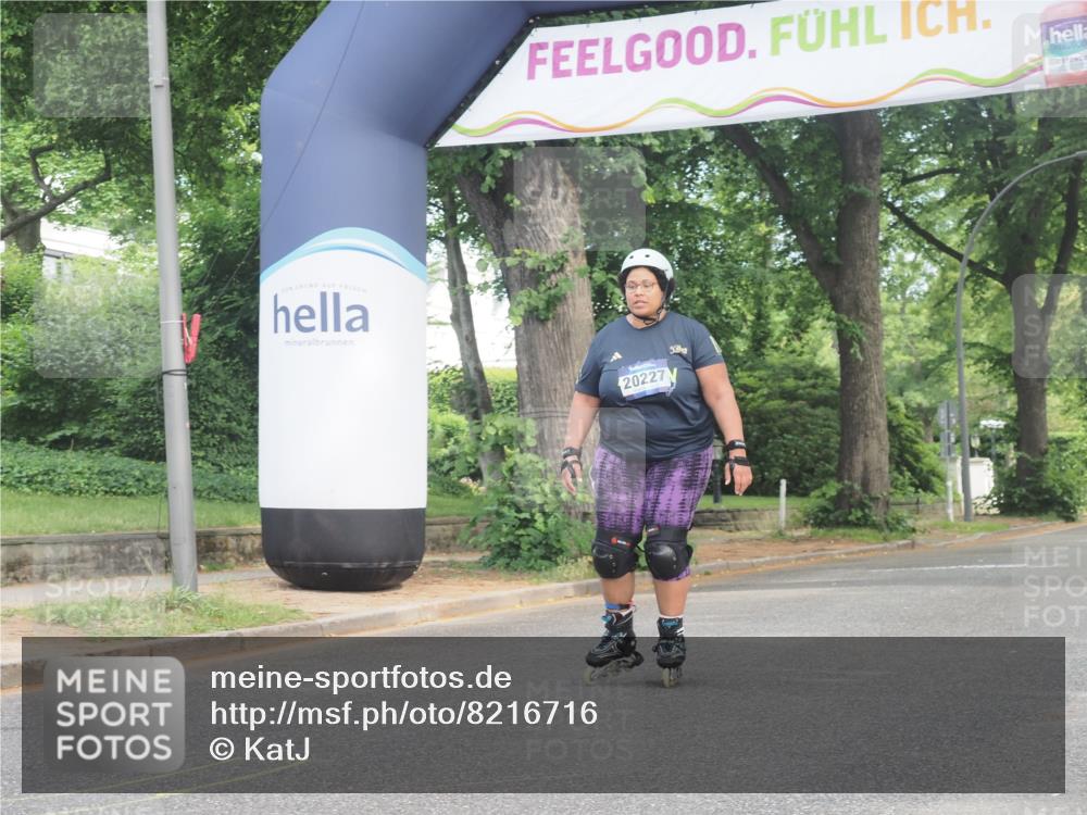 29.06.2025 - hella hamburg halbmarathon KatJ http://msf.ph/oto/8216716 29.06.2025 09:36:09 Zwischen KM18-KM19  meine-sportfotos.de