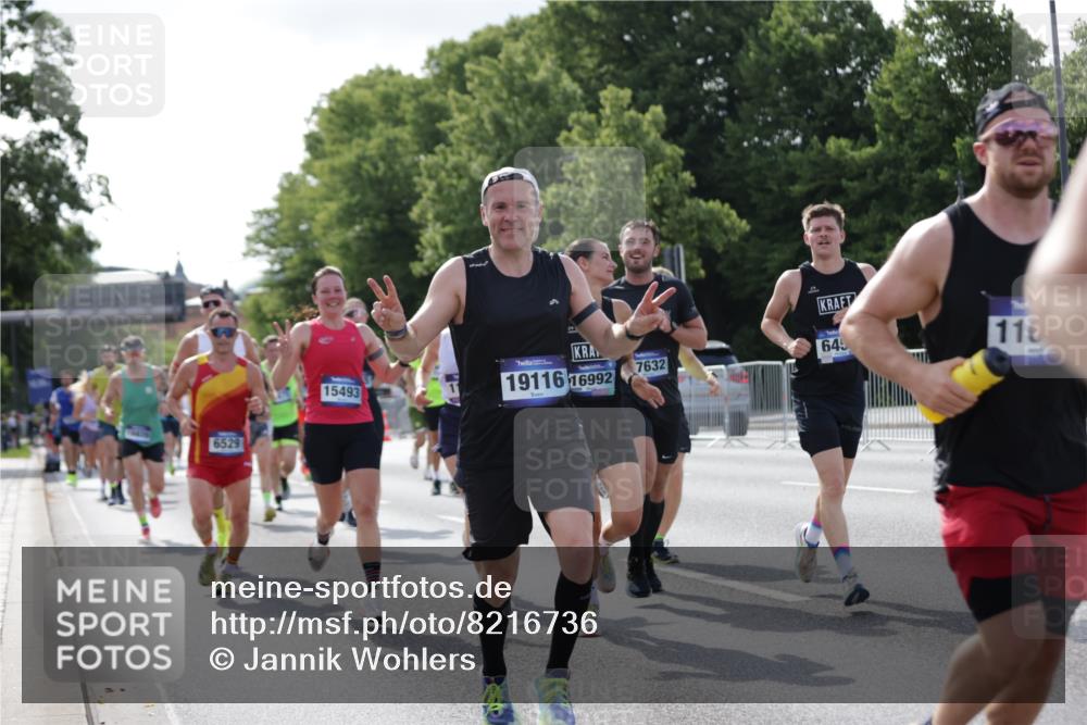29.06.2025 - hella hamburg halbmarathon Jannik Wohlers http://msf.ph/oto/8216736 29.06.2025 09:50:01 Lombardsbrücke 1358, 1688, 1697, 1700, 1882, 2568, 2675, 2719, 2826, 3332, 4229, 4380, 4398, 4823, 5436, 5745, 5791, 5803, 6458, 6529, 6649, 8450, 9017, 9116, 9302, 9365, 10218, 11379, 11491, 11619, 11767, 12292, 12335, 12895, 13725, 14783, 14798, 14992, 15225, 15257, 15493, 16648, 16697, 16820, 16992, 17425, 17516, 17632, 18154, 18275, 18723, 19046, 19116, 19229 meine-sportfotos.de