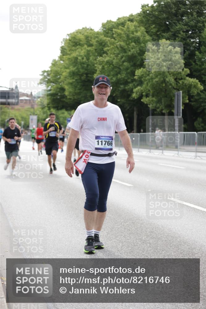 29.06.2025 - hella hamburg halbmarathon Jannik Wohlers http://msf.ph/oto/8216746 29.06.2025 10:27:04 Lombardsbrücke 4372, 5285, 5825, 7944, 10158, 11256, 11766, 12500, 17427, 17791, 18012, 18097, 18766 meine-sportfotos.de