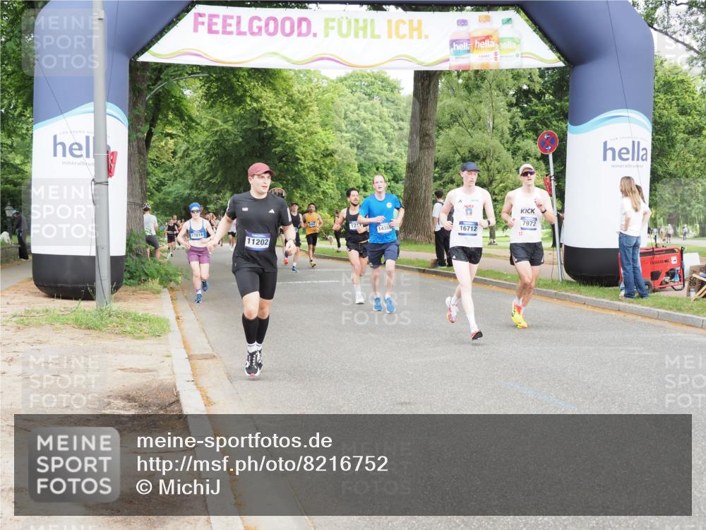29.06.2025 - hella hamburg halbmarathon MichiJ http://msf.ph/oto/8216752 29.06.2025 10:23:43 Zwischen KM18-KM19 57, 1217, 5048, 6169, 7972, 9519, 11202, 14388, 16712 meine-sportfotos.de