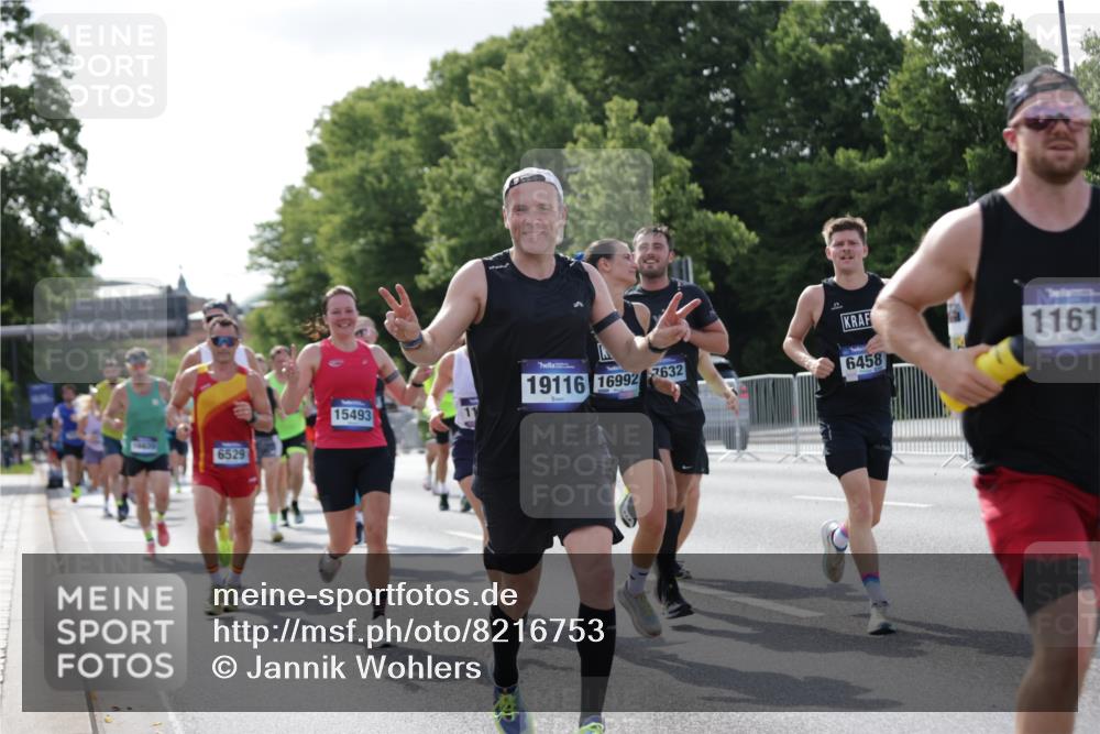 29.06.2025 - hella hamburg halbmarathon Jannik Wohlers http://msf.ph/oto/8216753 29.06.2025 09:50:01 Lombardsbrücke 1358, 1688, 1697, 1700, 1882, 2568, 2675, 2719, 2826, 3332, 4229, 4380, 4398, 4823, 5436, 5745, 5791, 5803, 6458, 6529, 6649, 8450, 9017, 9116, 9302, 9365, 10218, 11379, 11491, 11619, 11767, 12292, 12335, 12895, 13725, 14783, 14798, 14992, 15225, 15257, 15493, 16648, 16697, 16820, 16992, 17425, 17516, 17632, 18154, 18275, 18723, 19046, 19116, 19229 meine-sportfotos.de