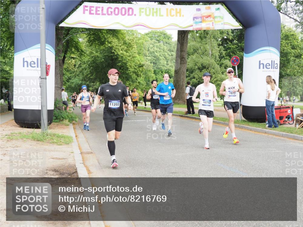 29.06.2025 - hella hamburg halbmarathon MichiJ http://msf.ph/oto/8216769 29.06.2025 10:23:43 Zwischen KM18-KM19 57, 1217, 5048, 6169, 7972, 9519, 11202, 14388, 16712 meine-sportfotos.de