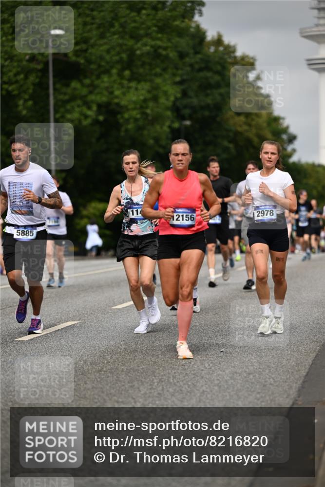 29.06.2025 - hella hamburg halbmarathon Dr. Thomas Lammeyer http://msf.ph/oto/8216820 29.06.2025 10:12:49 Kennedybrücke 1147, 1188, 2427, 2978, 4859, 5100, 5885, 6590, 6674, 6918, 7198, 7348, 7453, 9457, 9616, 9718, 9823, 9951, 9958, 9966, 10092, 10609, 10857 meine-sportfotos.de