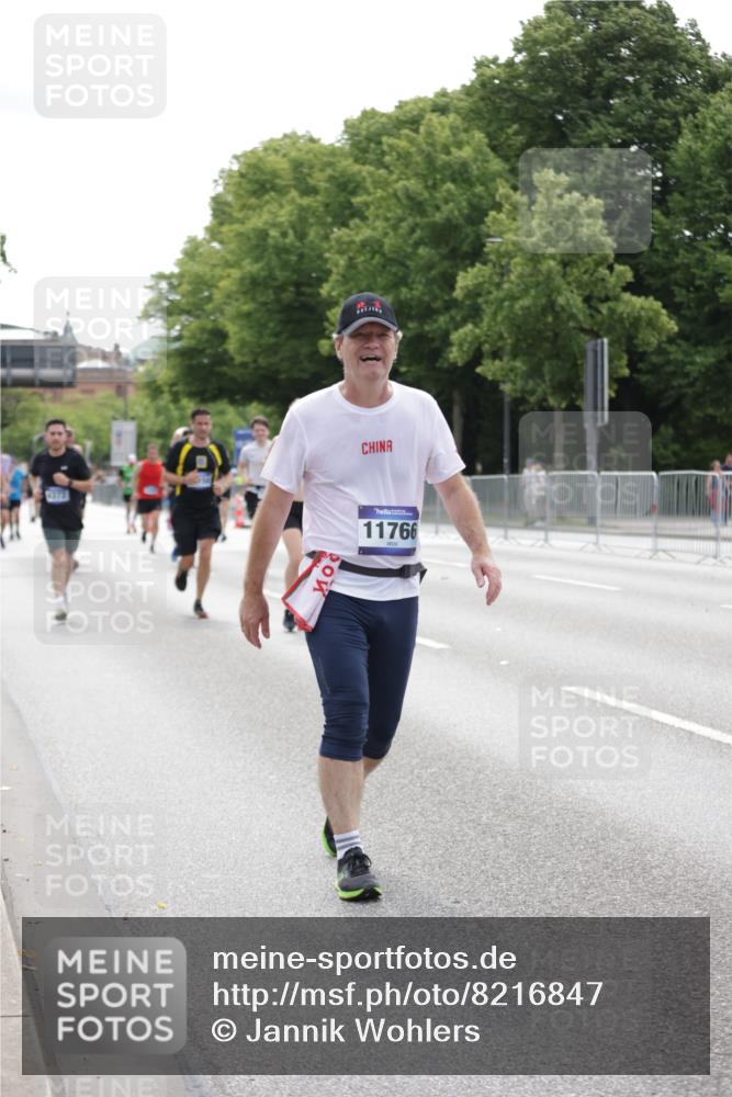 29.06.2025 - hella hamburg halbmarathon Jannik Wohlers http://msf.ph/oto/8216847 29.06.2025 10:27:04 Lombardsbrücke 4372, 5285, 5825, 7944, 10158, 11256, 11766, 12500, 17427, 17791, 18012, 18097, 18766 meine-sportfotos.de
