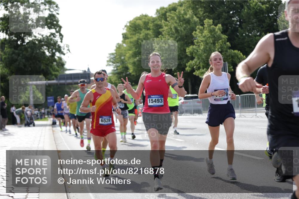 29.06.2025 - hella hamburg halbmarathon Jannik Wohlers http://msf.ph/oto/8216878 29.06.2025 09:50:02 Lombardsbrücke 1209, 1358, 1688, 1697, 1700, 1882, 2568, 2675, 2719, 2826, 3332, 4229, 4380, 4398, 4823, 5436, 5745, 5791, 5803, 6458, 6529, 6649, 7026, 8450, 9017, 9116, 9302, 9365, 10218, 11379, 11491, 11619, 11767, 12292, 12335, 12895, 13725, 14783, 14798, 14992, 15257, 15493, 16697, 16820, 16992, 17251, 17425, 17516, 17632, 18154, 18449, 18723, 19046, 19116, 19229 meine-sportfotos.de