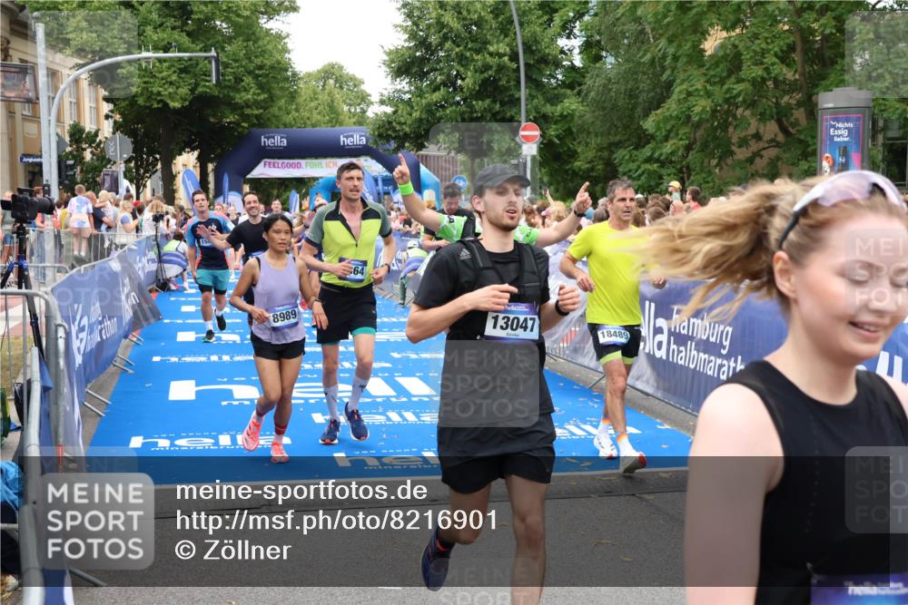 29.06.2025 - hella hamburg halbmarathon Zöllner http://msf.ph/oto/8216901 29.06.2025 10:51:29 Ziel 2364, 2411, 2946, 5820, 7943, 8989, 9214, 9656, 11124, 11422, 13047, 13403, 13792, 14994, 15871, 15950, 16357, 17131, 18489 meine-sportfotos.de