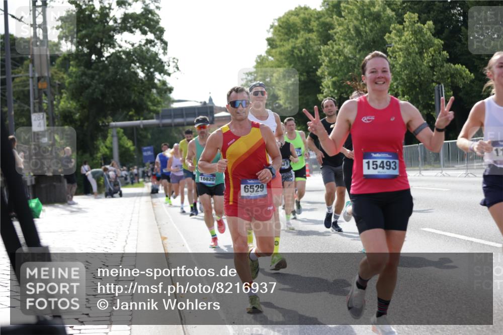 29.06.2025 - hella hamburg halbmarathon Jannik Wohlers http://msf.ph/oto/8216937 29.06.2025 09:50:02 Lombardsbrücke 1209, 1358, 1688, 1697, 1700, 1882, 2568, 2675, 2719, 2826, 3332, 4229, 4380, 4398, 4823, 5436, 5745, 5791, 5803, 6458, 6529, 6649, 7026, 8450, 9017, 9116, 9302, 9365, 10218, 11379, 11491, 11619, 11767, 12292, 12335, 12895, 13725, 14783, 14798, 14992, 15257, 15493, 16697, 16820, 16992, 17251, 17425, 17516, 17632, 18154, 18449, 18723, 19046, 19116, 19229 meine-sportfotos.de