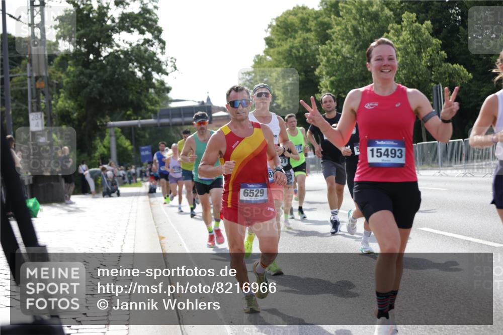 29.06.2025 - hella hamburg halbmarathon Jannik Wohlers http://msf.ph/oto/8216966 29.06.2025 09:50:02 Lombardsbrücke 1209, 1358, 1688, 1697, 1700, 1882, 2568, 2675, 2719, 2826, 3332, 4229, 4380, 4398, 4823, 5436, 5745, 5791, 5803, 6458, 6529, 6649, 7026, 8450, 9017, 9116, 9302, 9365, 10218, 11379, 11491, 11619, 11767, 12292, 12335, 12895, 13725, 14783, 14798, 14992, 15257, 15493, 16697, 16820, 16992, 17251, 17425, 17516, 17632, 18154, 18449, 18723, 19046, 19116, 19229 meine-sportfotos.de