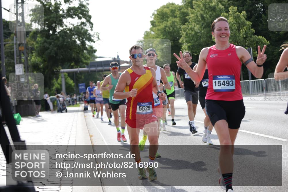29.06.2025 - hella hamburg halbmarathon Jannik Wohlers http://msf.ph/oto/8216990 29.06.2025 09:50:02 Lombardsbrücke 1209, 1358, 1688, 1697, 1700, 1882, 2568, 2675, 2719, 2826, 3332, 4229, 4380, 4398, 4823, 5436, 5745, 5791, 5803, 6458, 6529, 6649, 7026, 8450, 9017, 9116, 9302, 9365, 10218, 11379, 11491, 11619, 11767, 12292, 12335, 12895, 13725, 14783, 14798, 14992, 15257, 15493, 16697, 16820, 16992, 17251, 17425, 17516, 17632, 18154, 18449, 18723, 19046, 19116, 19229 meine-sportfotos.de
