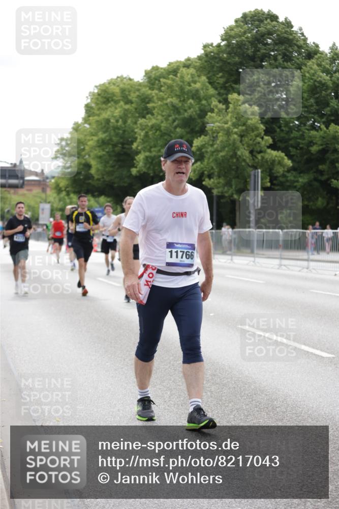 29.06.2025 - hella hamburg halbmarathon Jannik Wohlers http://msf.ph/oto/8217043 29.06.2025 10:27:05 Lombardsbrücke 4372, 5285, 5825, 6214, 10158, 11256, 11766, 12500, 14206, 17427, 17791, 18012, 18097, 18766 meine-sportfotos.de