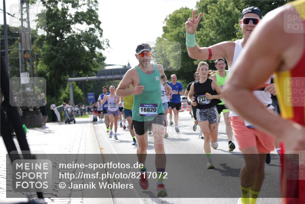 29.06.2025 - hella hamburg halbmarathon Jannik Wohlers http://msf.ph/oto/8217072 29.06.2025 09:50:04 Lombardsbrücke 1209, 1358, 1688, 1697, 1700, 1882, 2568, 2675, 2719, 2826, 4205, 4229, 4380, 4398, 4823, 5436, 5472, 5508, 5745, 5791, 5803, 6458, 6529, 6649, 7026, 8450, 9017, 9116, 9365, 10218, 10922, 11379, 11491, 11619, 12292, 12335, 13725, 14783, 14798, 14992, 15257, 15493, 16697, 16820, 16992, 17251, 17425, 17516, 17632, 18154, 18449, 18723, 19046, 19116, 19229 meine-sportfotos.de