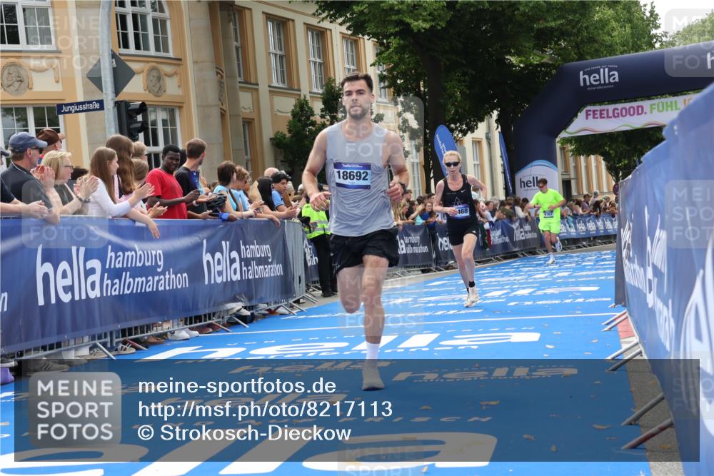 29.06.2025 - hella hamburg halbmarathon Strokosch-Dieckow http://msf.ph/oto/8217113 29.06.2025 10:25:55 Ziel 9767, 10468, 17258, 18692 meine-sportfotos.de