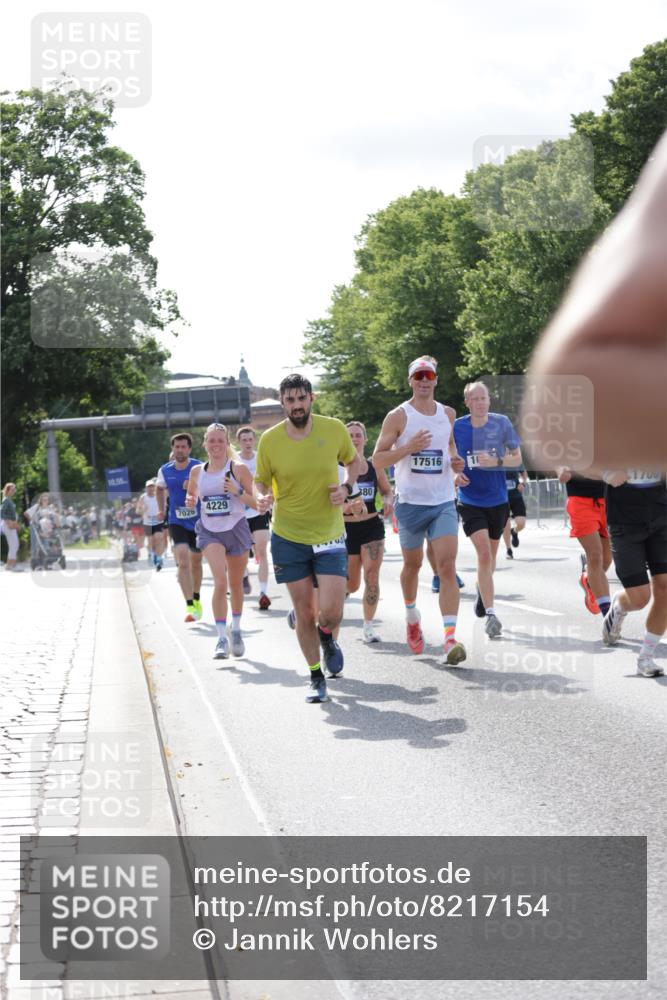 29.06.2025 - hella hamburg halbmarathon Jannik Wohlers http://msf.ph/oto/8217154 29.06.2025 09:50:05 Lombardsbrücke 1209, 1358, 1688, 1697, 1700, 1882, 2568, 2675, 2719, 2826, 4205, 4229, 4380, 4398, 4823, 5472, 5508, 5745, 5791, 5803, 6458, 6529, 6649, 7026, 8450, 8958, 9017, 9116, 9365, 10218, 10922, 11281, 11379, 11491, 11619, 12335, 13725, 14783, 14798, 14992, 15257, 15493, 16697, 16820, 16992, 17120, 17251, 17425, 17516, 17632, 18154, 18449, 18491, 18723, 19046, 19116 meine-sportfotos.de